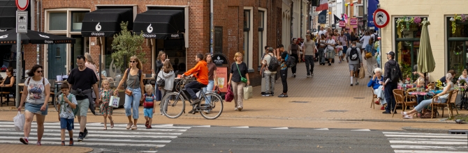 Drukke straat in Groningen