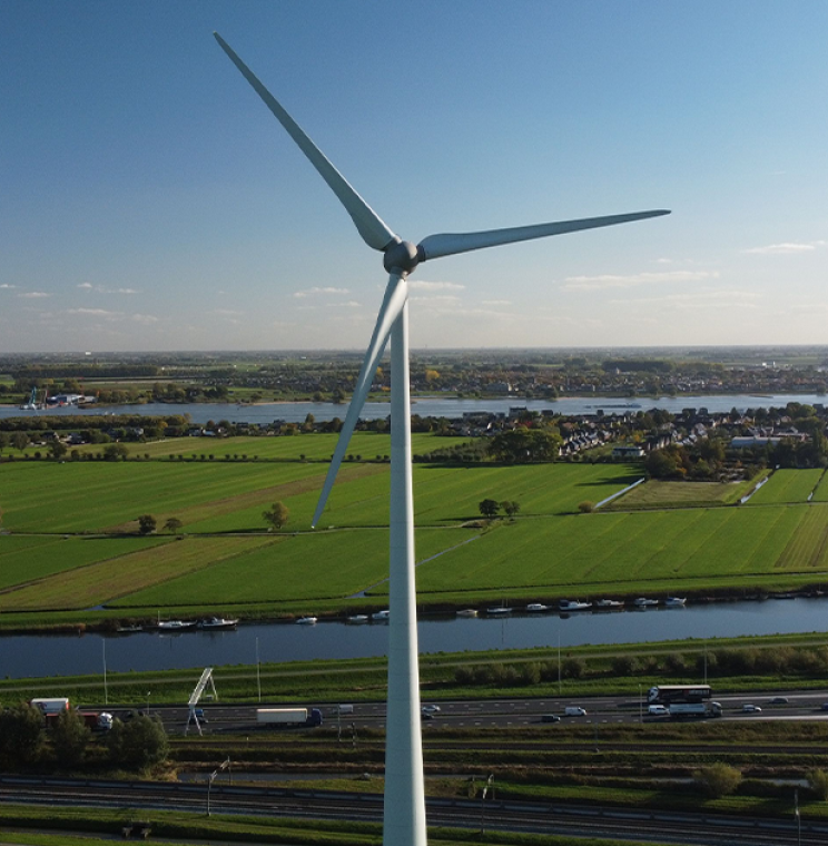 Verkeersveiligheid rond windturbines langs snelweg
