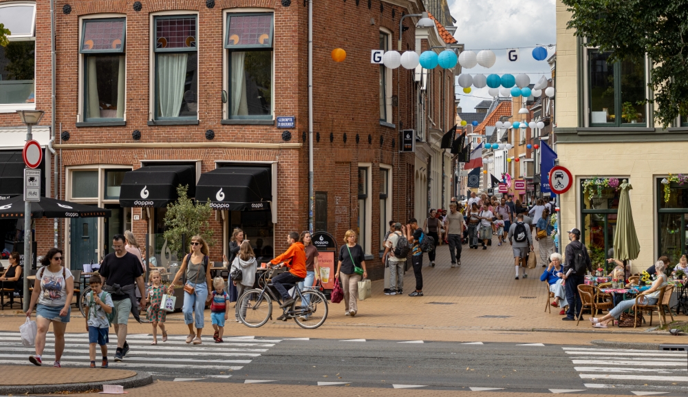 Drukke straat in Groningen