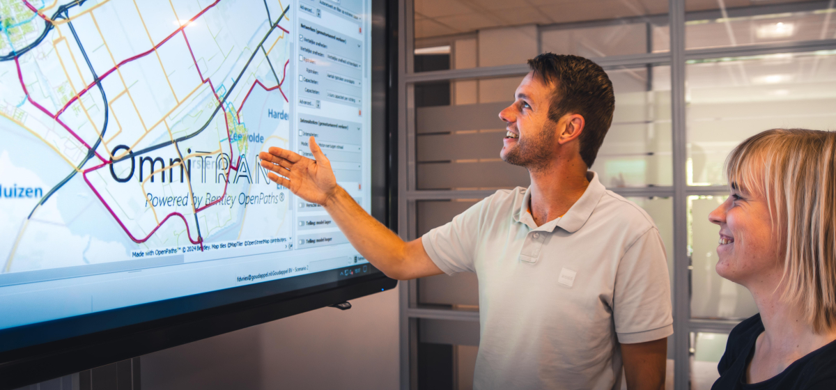 Adviseurs tonen een kaartbeeld van OmniTRANS Powered by Bentley OpenPaths