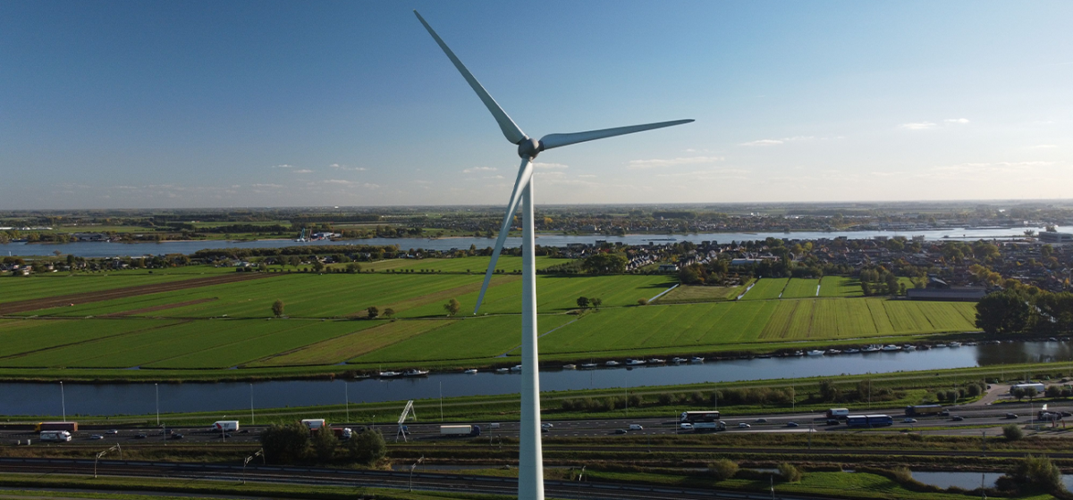 Verkeersveiligheid rond windturbines langs snelweg